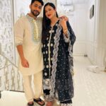 Gauahar Khan Instagram - Eid Mubarak ! ♥️ humari family ki taraf se aap sabon ki families ko . …. #alhamdulillah #baarakallahufiik Mumbai, Maharashtra