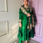 Gauahar Khan Instagram - Ramadan Feels ! #alhamdulillah Outfit : @pinkcitybysarika Jewellery : @anmoljewellers Styling : @devs213 assisted by @krutikaa_sharma #momtobe #green #modestfashion #spreadlove Mumbai, Maharashtra