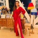 Gauahar Khan Instagram - Red hot ! ❤️‍🔥 ! #inreallove on @netflix_in Styling : @devs213 Assisted by @krutikaa_sharma Delhi, India