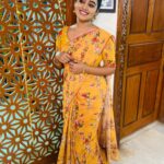 Gayathri Yuvraaj Instagram - With the new day comes new strength and new thoughts.”😍 #happymorning😊 Beautiful Floral Saree & blouse @acchoosfazhionpassion