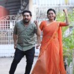 Gayathri Yuvraaj Instagram - Ammaaadeeeyy.👌❤️ மீனாட்சி பொண்ணுங்க | திங்கள் - சனி | இரவு 9.45 மணிக்கு. #MeenakshiPonnunga #Archana #Gayathri #Soundarya #pranikadhakshu #Aryan #Meenakshi #Yamuna #Sakthi #Durga #Vetri #ZeeTamil #LiveReel
