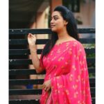 Gayathri Yuvraaj Instagram - Life is a long lesson in humility..✌️🤗 Sarre & blouse design @acchoosfazhionpassion