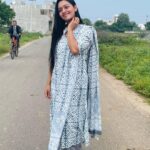 Gayathri Yuvraaj Instagram - "You only live once, but if you do it right, once is enough !!🤗🫶🏻 Outfit @vintageclosetofkamali