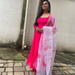Gayathri Yuvraaj Instagram - Thank you all for the birthday wishes. It really made my day special !!😍 Thank you so much akka @lakshana_designer_studio for this beautiful dress❤️