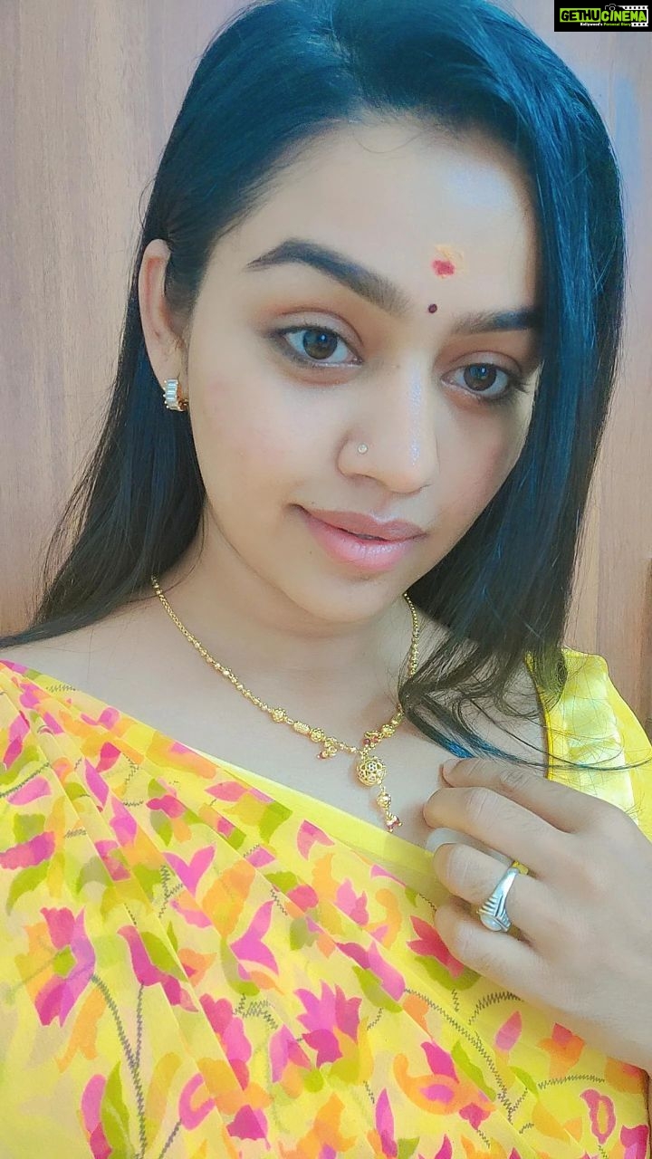 Gayathri Yuvraaj Instagram – Neega irrupiga 💞 Chain  @beauty_cosmetics_studio @joshapp.tamil @officialjoshapp #joshmeinaaja  #hbdmammookka #kandukondenkandukonden #reels #tamildialogue #favorite