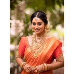 Gayathri Yuvraaj Instagram - Mua @sujitha_mua Photography @jd_firstclick Jewellery @littlefingers_bridal_jewellery Blouse @elitebridalstore Saree @shainbyshailuravi