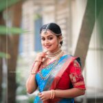 Gayathri Yuvraaj Instagram - ❤️❤️ Makeup & hair : @pratheebaparthiban Support : @jayasri_raahul_jr Photography : @the_red_photography_ Jewellery: @vivaham_jewellery Location : @sppgardens rdens