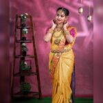 Gayathri Yuvraaj Instagram - Makeup : @brindhas_makeup_artistry Jewelry : @kjs.jewellers Photography : @shutter_bees Flowers: @weddingflowerjadai Saree : @lakshmirams Location : @arangaa.space Blouse : @j2fashions