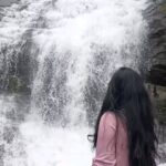 Gopika Anil Instagram - Falling for the falls 🥰♥️😀 . #munnardiaries #waterfall #love #reeloftheday #reelsofinstagram #reelitifeelit #goodvibes #live #letlive