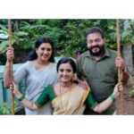 Gopika Anil Instagram - . ♥️ Happy onam from OUR'S to YOUR'S 🥰🌸 @divya.lallu @yathi.kumar.10