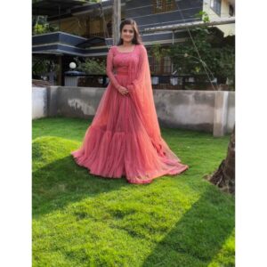 Gopika Anil Instagram - .
Look for the magic in every moment ✨️
I m in love with this beautiful attire from @evanshi_designs ❤️
Thankyou so very much @_anufathima__ 😘😘😘😘
.
Pc- @rinshipadannayil
.
#AIMA #televisionawards #bestpair #onscreen #attire #evanshi #myfav #feelingblessed #alwaysgrateful #asianet #santhwanam #shivanjali #aima2001 #awardnight #kozhikode