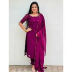 Gopika Anil Instagram - . Live a good story 💫♥️ Costume @evanshi_designs . #evanshi #boutique #attire #costume #courtesy #evanshidesigns #salwar #elegant #live #letlive #love #peace #bleased #happiness #picoftheday #pictureoftheday #loveit #myself