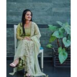 Gopika Anil Instagram - . Feeling grand in green 💚 HAPPY INTERNATIONAL WOMEN'S DAY to all the women out there 🤗 . 👗@jazaashdesignstudio 📸 @blackpaper_weddingphotography . #pastelgreen #loveforpastels #wonderwomen #happyinternationalwomensday #jazaashdesignstudio #jazaash #blackpaperweddingphotography #pictureoftheday Woodies bleisure