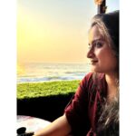 Gopika Anil Instagram - . To be soft is to be powerful ! . Pc- @chithira_rose_mathew 😘 . #imeandmyself #beachvibes #eveningwellspent #kozhikodebeach #suticafe #beachview #beachside #evenings #sunset #pictureoftheday #