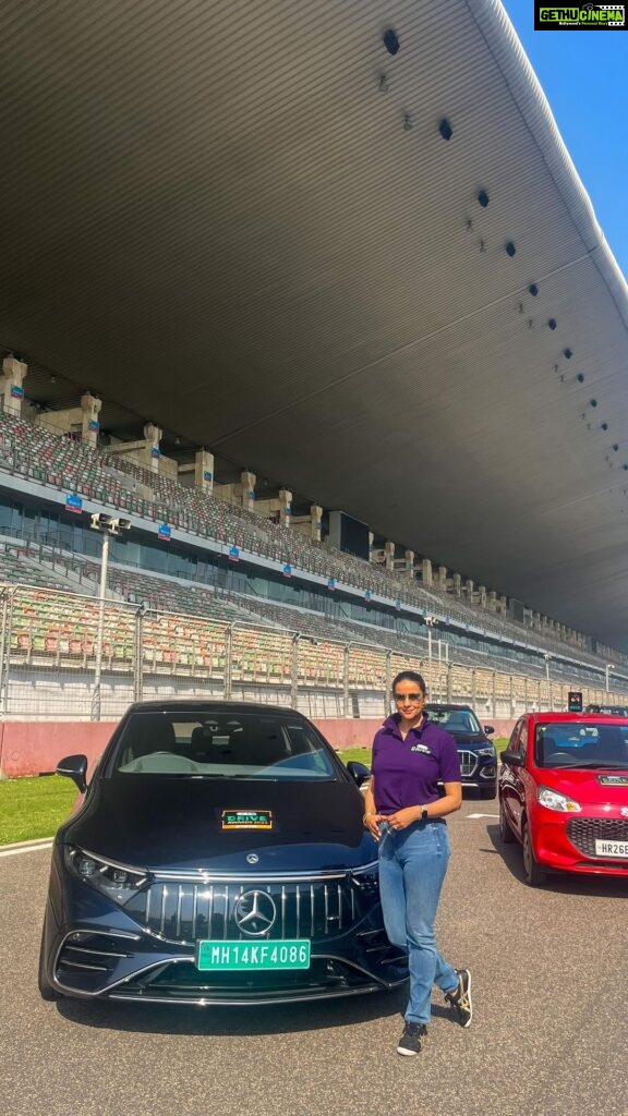 Gul Panag Instagram - gotta watch out for the pros! @adityaracing @rayomandbanajee At the #ACKODriveAwards #TOTM . . . . #carenthusiasts #carsofinstagram #luxurycars #bestcars #carstagram