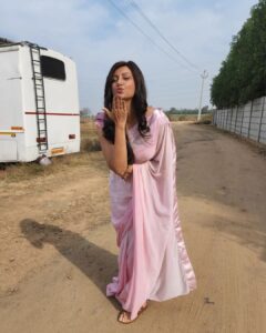 Hamsa Nandini Instagram - You all know what I wished for! ✨️
.
#swanstories #onset🎥🎬 
@curls_and_curves555