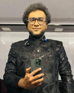 Haricharan Instagram - Live in Pune Right now with ARR and the Gang! 

Wearing a jenson_singarajah & 
Thank you @pavithraharicharan