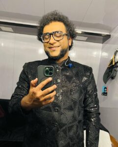 Haricharan Instagram - Live in Pune Right now with ARR and the Gang! 

Wearing a jenson_singarajah & 
Thank you @pavithraharicharan