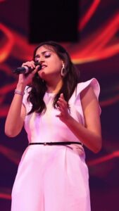 Harika Narayan Instagram - One Life, own it🤍💥✨
.
.
.
.
.
#live #performer #stagelove #onelife #collegegig