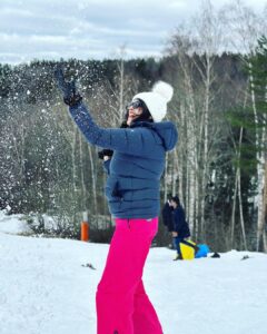 Harika Narayan Instagram - Snow Baby❄️☃️
.
.
.
#myfirstsnow #sweden #natureatitsbest