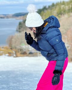 Harika Narayan Instagram - Snow Baby❄️☃️
.
.
.
#myfirstsnow #sweden #natureatitsbest