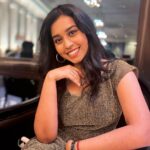Haripriya Instagram - Pc : mom 📸❤️ . . . . #haripriyasinger #haripriya #peace Leela Palace Hotel Chennai