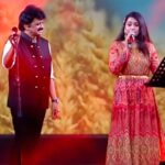 Haripriya Instagram - Kurukku siruthavale live by myself and srinivas sir from isaiduo chennai show which happened before pandemic. You can find the full video on youtube 😇🙌🏼 . . . . #Haripriyasinger #haripriya #srinivas #arr #arrahman #music #classic #tamil #tamilsongs #live #performance #instareels #explore