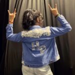 Haripriya Instagram - Thank you malaysia! ✨Had a blast performing along with rockstar @thisisdsp for the first time ever, thank you so much for the opportunity.🤍 Customized jacket by @perry_vincent . . . #haripriya #haripriyasinger #dsp #live #concert #malaysia Stadium Bukit Jalil