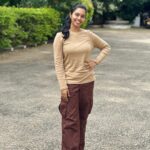 Haripriya Instagram - At #jaffna 🌸 🤎 Performing tomorrow at yazhpaanam. See you all ✨ . . . #Haripriya #haripriyasinger Jaffna