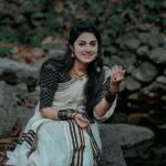 Haritha G Nair Instagram – Vishu Special🌾[B4]
Costume & Ornaments👗📿 : @theertha_by_bhadra
.
Click by 📸:@kombanzweddingplanners
.
@ananthu_aj
@amalmullasserryphotography
@akhilkoyippurathuphotography