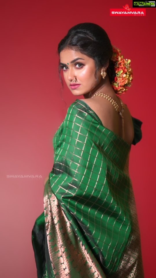 Haritha G Nair Instagram - She is Flowers and Fire🔥 Swayamvara Silks| Red FM Malayalam Photography: @director_aniesh_upaasana In association with @redfmmalayalam Makeup: @vijilsmakeover @neethu_makeupartist Styling : @leirakuncysiby Jewellery: @ladies_planet_rental_jewellery #firstmodeling #green #traditional #swayamvarasilks #redfm #redfmindia #thinkalkalaman #thinkalkalamanonsuryatv #makeup #styling