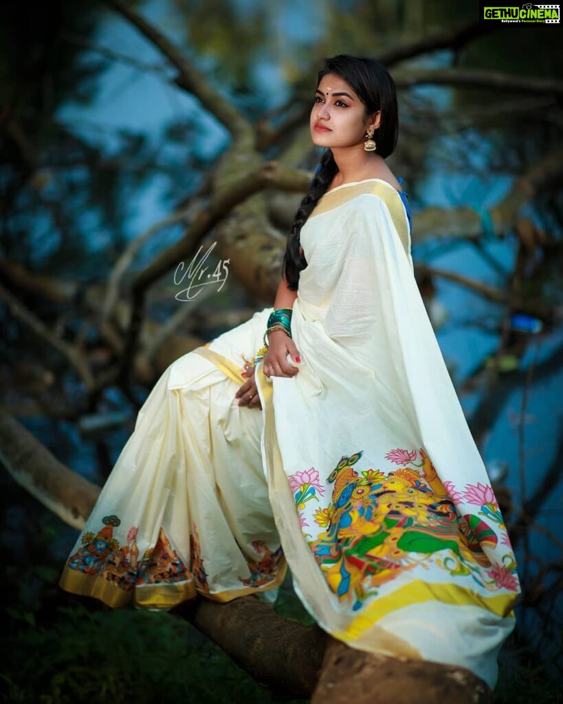 Haritha G Nair Instagram - 🌼 PC📸 : @mr45._ Costume👗: @sewnstyle_01
