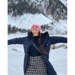 Helly Shah Instagram - There is some magic here ✨ You can’t stop smiling from the moment you land here 🥹❤️ Kashmir A Heaven On Earth