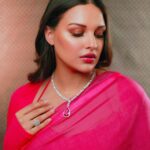 Himanshi Khurana Instagram - Jewellery @urbanmutiyar Mua @kashish_art