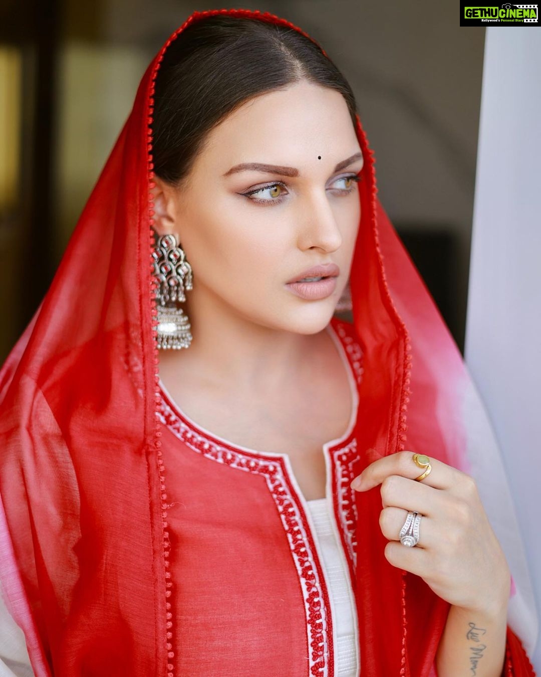 Himanshi Khurana Instagram Outfit Suidhaagabyshweta Jewellery Urbanmutiyar 📸 