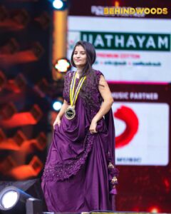 Indravathi Chauhan Instagram - Can't thank you enough @thisisdsp sir.Right from the time you gave me
the opportunity "till this time
where I've received this honour
from the hands of @ravibasrur Sir. 😊 If my sister wouldn't be with me I might not sing in this Rcdng stdio @iammangli .she is a great inspiration to me.😘❤️
Forever grateful!😍❤️🙏🏻….Thankyou so much @behindwoodsofficial