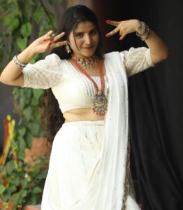 Indravathi Chauhan Instagram - Whenever I feel like I’m looking at most beautiful angel on earth:.🤪😜
And feeling like a princess in new Jewallary, dress❤️🤍…..
Thanks to: @emmadi_silver_jewellery_hyd 
@emmadi_silver_jewellery 
@emmadi_silver_jewellery_usa 
Styling: @kruthikutti 

Phtogrpr: @vikasseegu 
Makeup: @v.satish666 
Hair: @janibasha3676