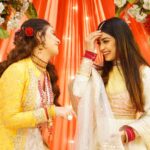 Isha Malviya Instagram - Posers —> swipe . Pic credits @akashdeep_16_50 . . . . . . . . . #udaariyaan #colors #nehmat #harleen #twinkle #candids #nehkleen