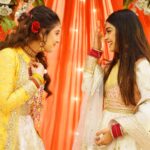 Isha Malviya Instagram - Posers —> swipe . Pic credits @akashdeep_16_50 . . . . . . . . . #udaariyaan #colors #nehmat #harleen #twinkle #candids #nehkleen
