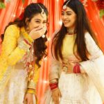 Isha Malviya Instagram - Posers —> swipe . Pic credits @akashdeep_16_50 . . . . . . . . . #udaariyaan #colors #nehmat #harleen #twinkle #candids #nehkleen