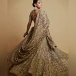 Isha Malviya Instagram - Nahi Mushkil Wafa, Zara Dekho Yahan Teri Aankhon Me Basta Hai Mera Jahan!✨ . Photographer: @deepikasdeepclicks Outfit: @the_rosegirl Makeup: @makeupbyharpyvirk Jewellery: @manimuktaajewels Hair: @anwarhairstylist Styled by: @khwaish_mehta @isshhhbykhwaish Location: @deepikasdeepclicks Shoot Managed & Executed by: @insyncdigitals . #ishamalviya