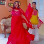 Isha Malviya Instagram - Time to show our love to our Super Moms! And this is how I support my Super Mom @mamta__malviya02 ❤️💃🏻 You can too participate with your Super Mom using the theme audio and make a reel. Don't forget to add #SuperMomKaSuperStep and tag @zeetv Watch #DIDSuperMoms, from 2nd July, Sat-Sun, 9 PM, only on #ZeeTV. #HarMomSuperMom @remodsouza @urmilamatondkarofficial @bhagyashree.online @ijaybhanushali