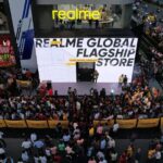 Isha Malviya Instagram - What a stunning evening with @realmeindia Being a part of the #realmeGlobalFlagshipStore launch was such a pleasure with thrill in the atmosphere, immersive tech experience and so much more💯 Do visit their virtual store to experience the #realmeVerse yourself. #GreatnessIsInStore