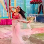 Isha Malviya Instagram - don't miss Udaariyaan's Holi Special episode at 7pm only on @colorstv 🎨😍 . #udaariyaan #onsetreel #holispecial #jassu styled by @mamta__malviya02 ❤️