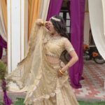 Isha Malviya Instagram - pta nahi ji konsa nasha krta hai?🔥 #titliyan#dance#udaariyaan#jasmin @sargunmehta @colorstv @sethchetna5