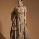 Isha Malviya Instagram - Nahi Mushkil Wafa, Zara Dekho Yahan Teri Aankhon Me Basta Hai Mera Jahan!✨ . Photographer: @deepikasdeepclicks Outfit: @the_rosegirl Makeup: @makeupbyharpyvirk Jewellery: @manimuktaajewels Hair: @anwarhairstylist Styled by: @khwaish_mehta @isshhhbykhwaish Location: @deepikasdeepclicks Shoot Managed & Executed by: @insyncdigitals . #ishamalviya