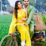 Isha Malviya Instagram - Ye Mausam Ka jaduu hai mitwaaa…🌾🌾😍 #udaariyaan #adleen #bts #randompictures