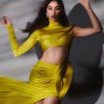 Janhvi Kapoor Instagram - appreciation post for my team 😩 thank you for always making me feel so fiiiine 💕 @rivieralynn @mikedesir @vaishnavpraveen @priyankarkapadia