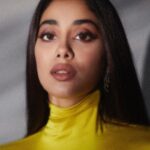 Janhvi Kapoor Instagram - appreciation post for my team 😩 thank you for always making me feel so fiiiine 💕 @rivieralynn @mikedesir @vaishnavpraveen @priyankarkapadia