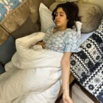 Janhvi Kapoor Instagram - from one extreme to another